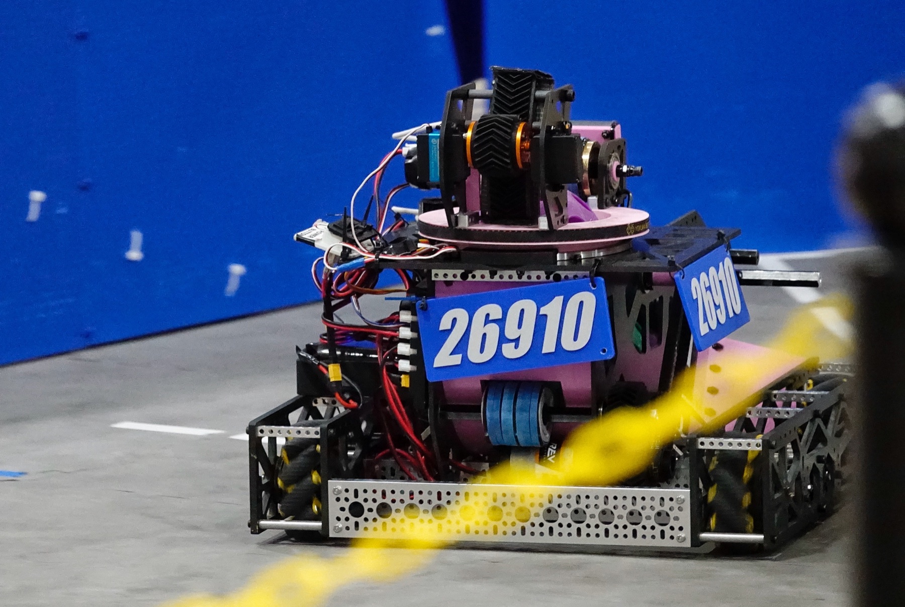 Mud Head Car robot 26910 on the competition field